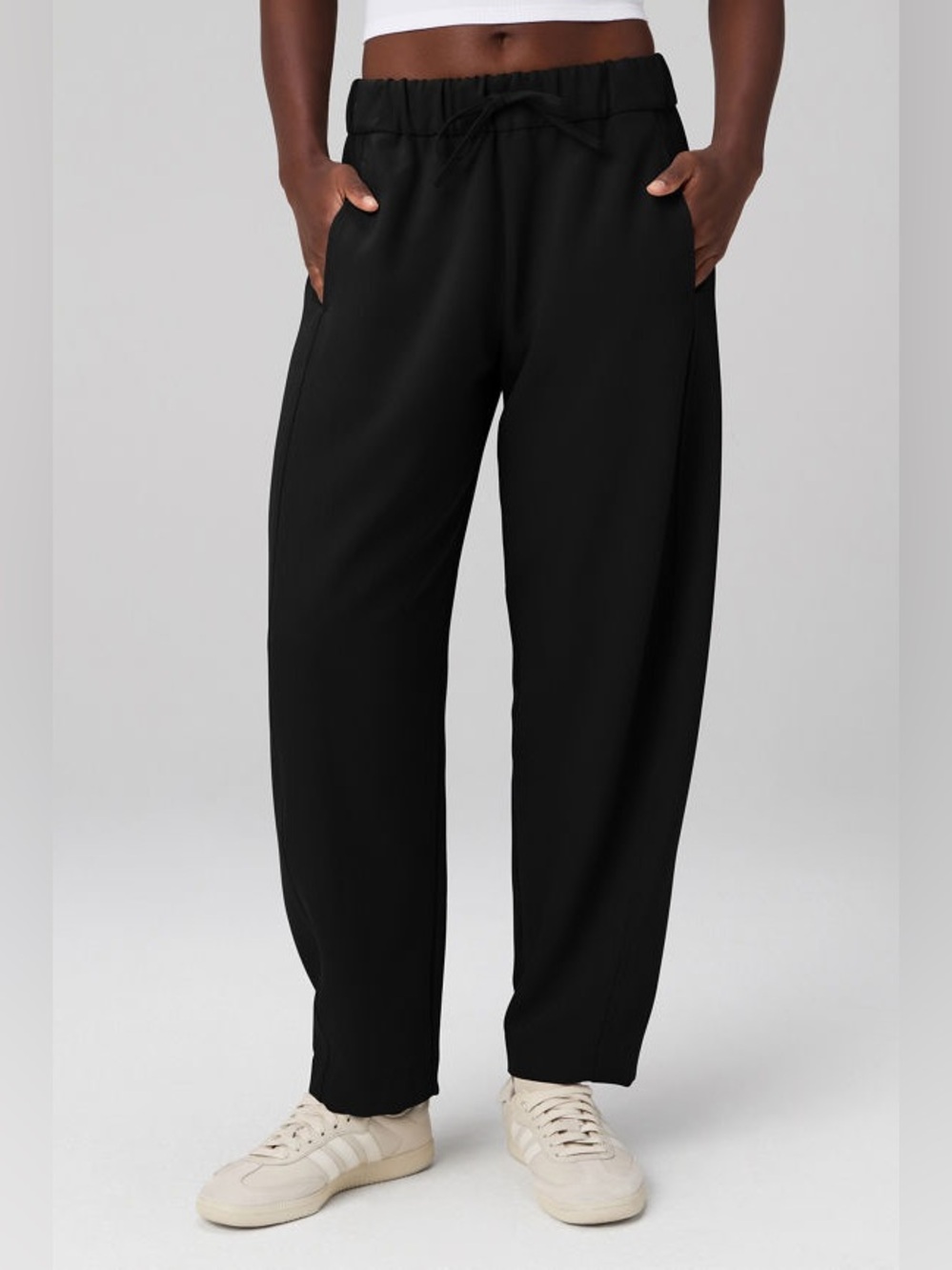 Fabletics Black Womens Medium New Easy Twill Mid Rise Barrel Pull-On Ankle Pant